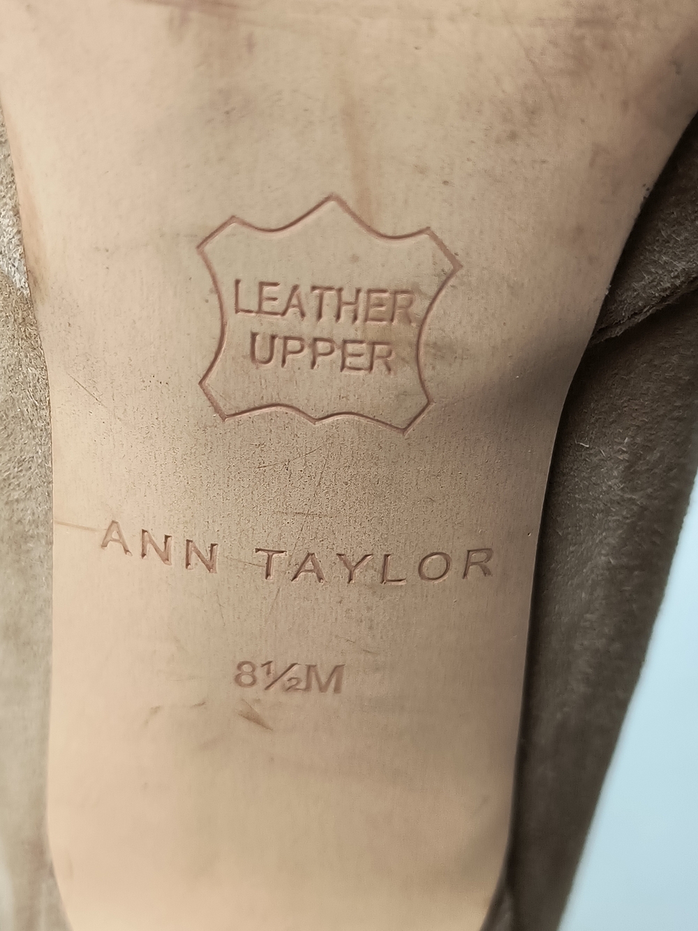 Ann Taylor 8.5M Taupe Suede Pointed-Toe Pumps - Picture 10 of 10